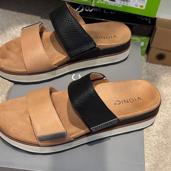 Vionic Shoes - Vionic Women's Black and Tan Slide Sandals